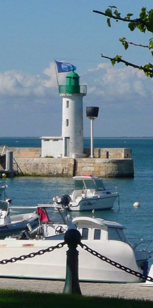 CarinitaCarloni's tweet photo. #PhareDeLaFlotte en la
Isla costera francesa en el océano Atlántico frente a La #Rochela, en el departamento de Charente Marítimo, separada del continente al norte por el Pertuis Bretón y la Isla de Oléron, y al sur por el Pertuis de Antioquía.
Para @FarosLos y @Gardien2Phare https://t.co/Q8z05n8vTs
