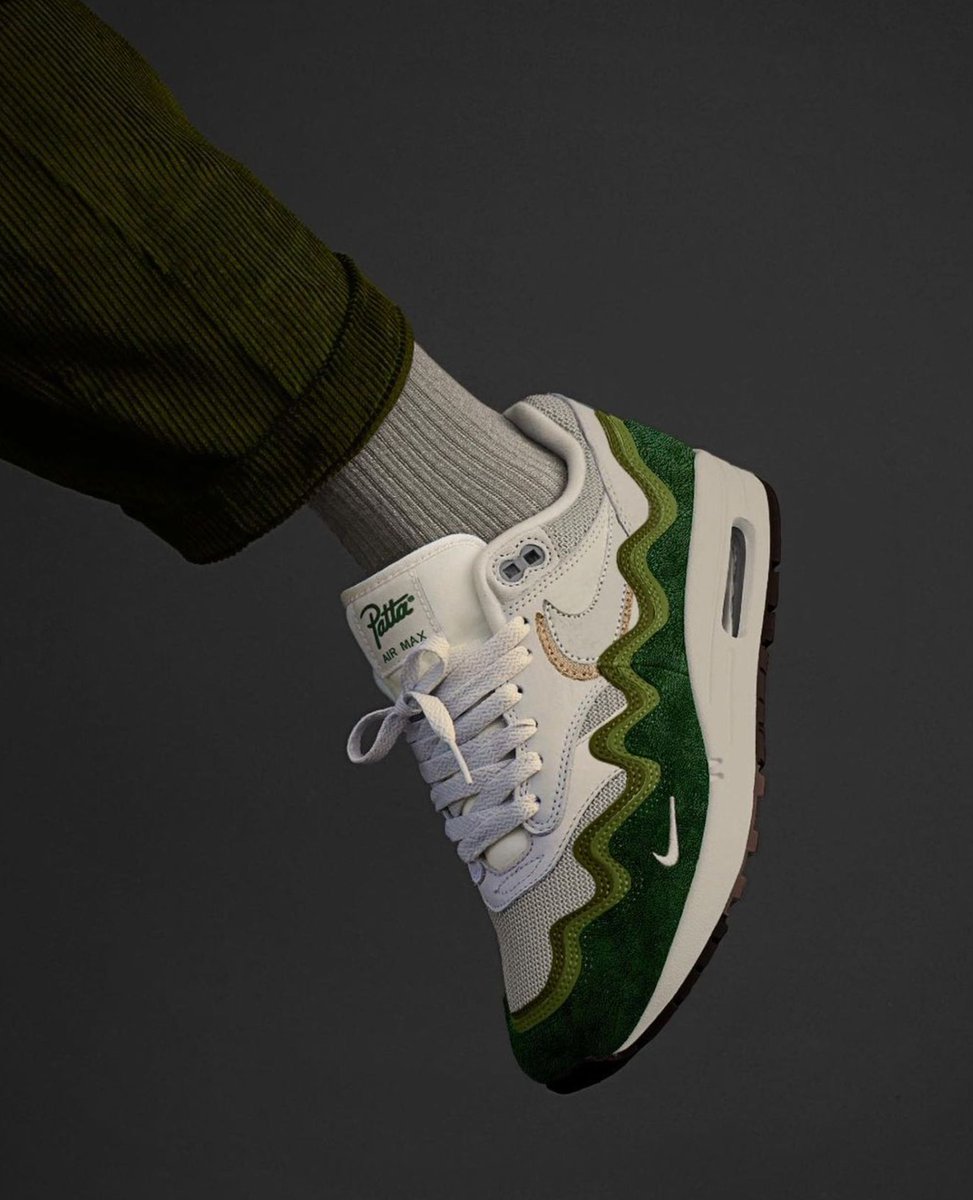 SneakerNews's tweet photo. This Patta x Nike Air Max 1 concept is cleannnn 😍 

📸 evange_____ on IG https://t.co/axwLmWDvVO