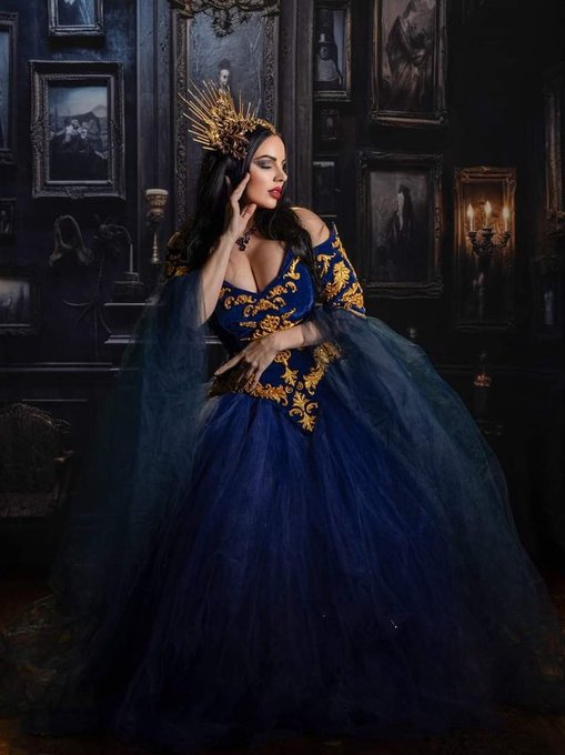 Now that 2024 is here, I have a particularly important announcement to make.   Anyone who's ever taken<a href="/tag/throne"class="tags"><span>#throne</span></a><a href="/tag/wishlist"class="tags"><span>#wishlist</span></a>