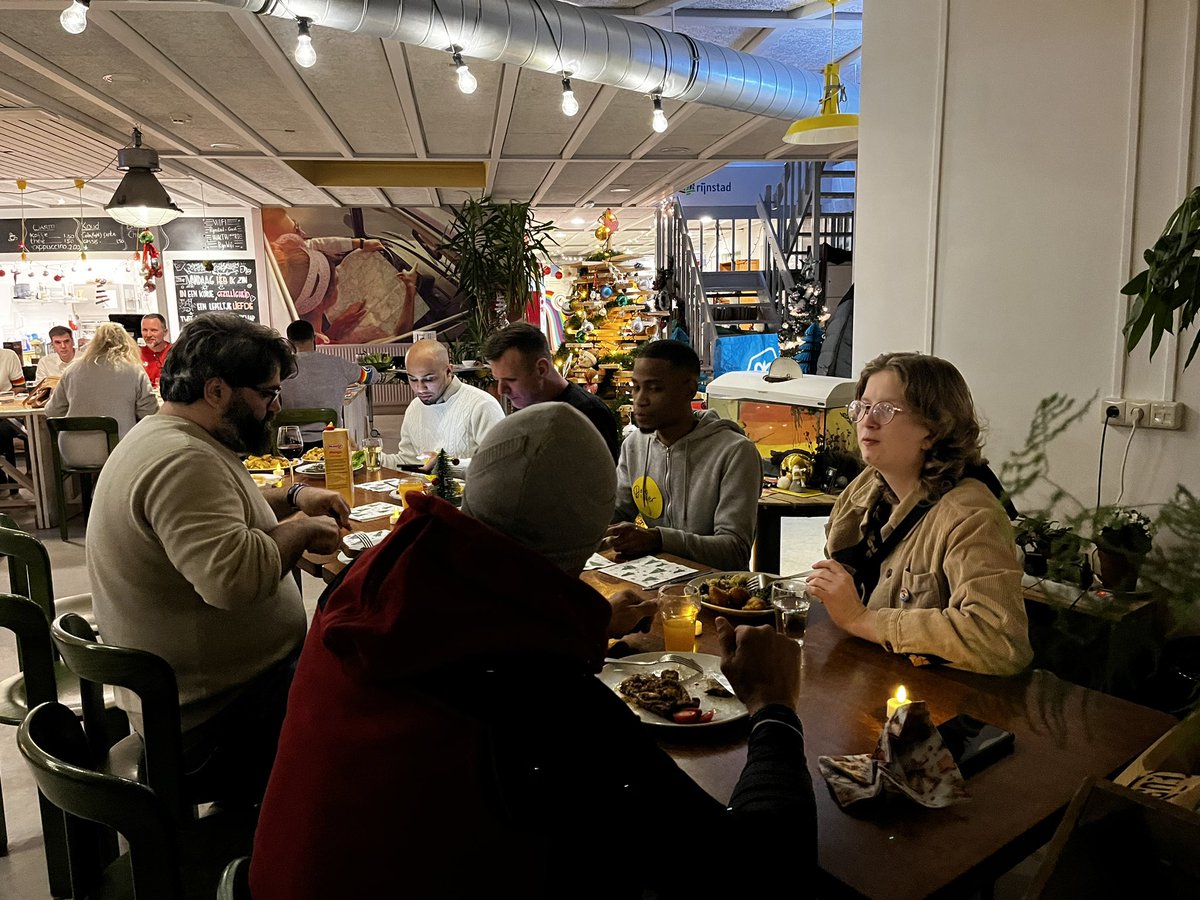 Cocktail is een project voor lhbti+ vluchtelingen, asielzoekers en statushouders. Sinds mei loopt dit project van <a href="/COCMiddenGLD/">COC Midden-Gelderland</a> (met succes!) in Midden-Gelderland. En we zijn op zoek naar buddies! ❤️

Meer info &amp; solliciteren: cocmiddengelderland.nl/doe-mee/