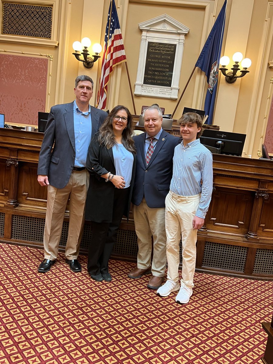 Retired Senator John Bell tweet media