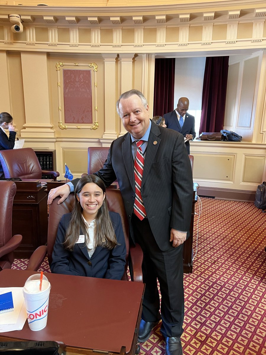 Retired Senator John Bell tweet media