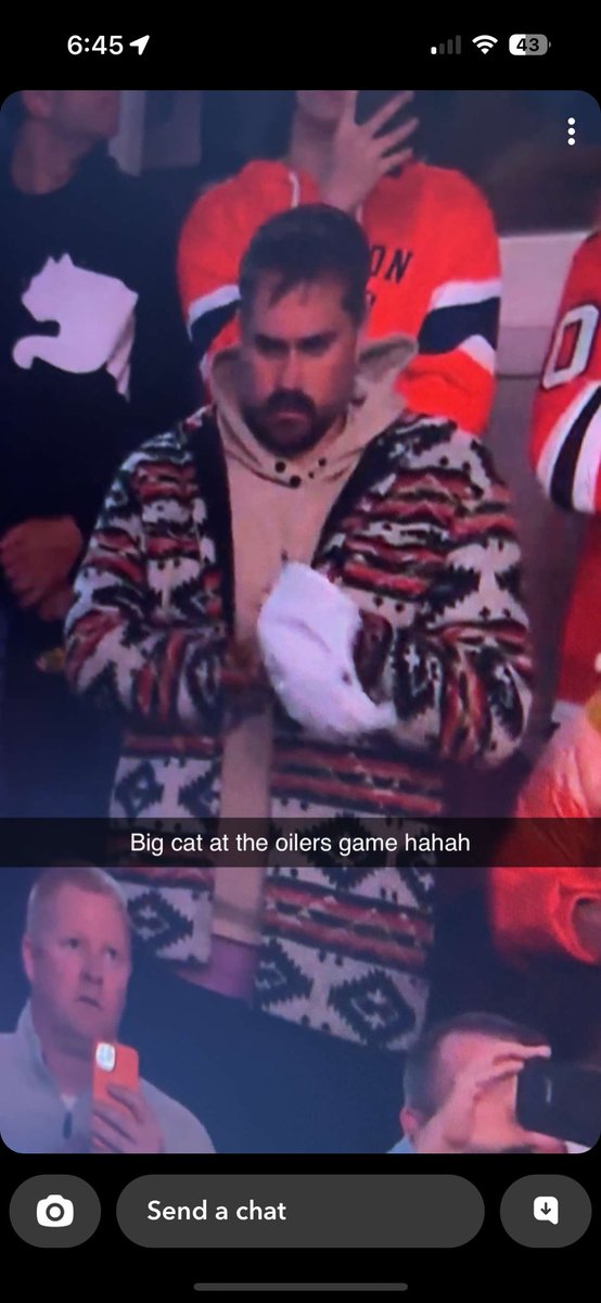 Sweeds2304's tweet photo. @BarstoolBigCat Love the jacket https://t.co/dpV7zkO7ve