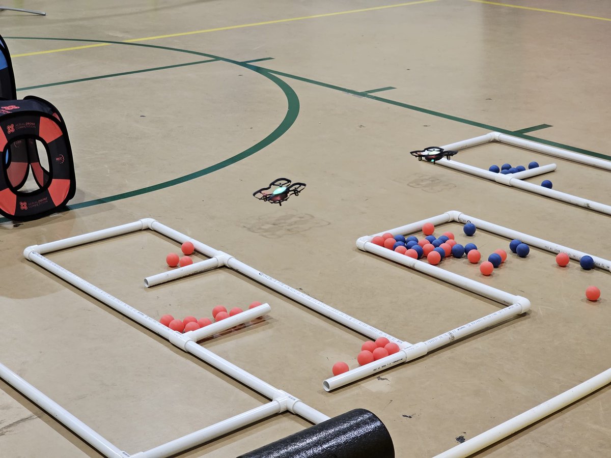 MrCortezRobotic's tweet photo. First time practicing teamwork challenge with our two teams! We learned a lot and made some serious progress! Our owls and drones #FlyHigh https://t.co/wbCkH8VWd5