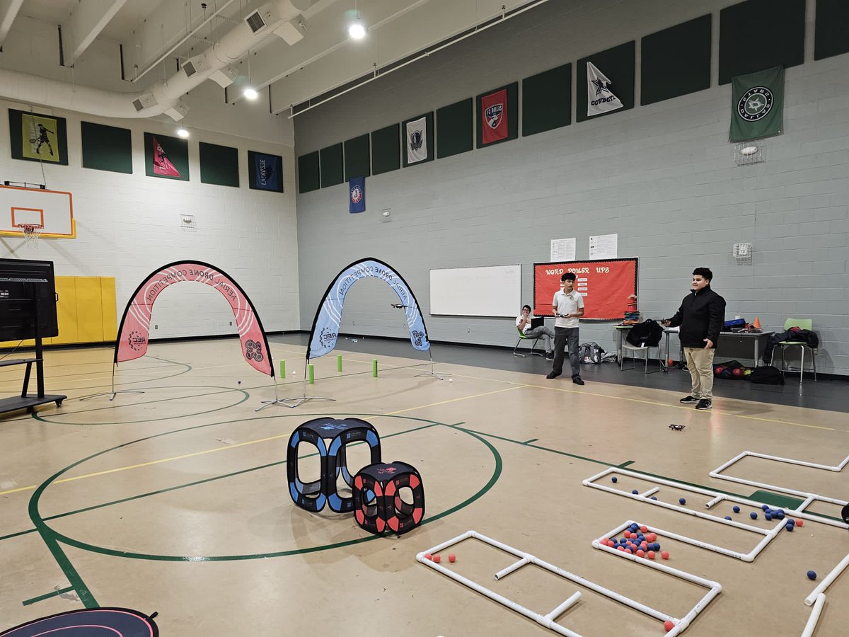 MrCortezRobotic's tweet photo. First time practicing teamwork challenge with our two teams! We learned a lot and made some serious progress! Our owls and drones #FlyHigh https://t.co/wbCkH8VWd5