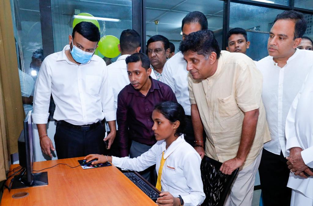 rajakarunahs's tweet photo. මීගමුව, මංකුලිය සාන්ත අන්තෝනි විද්යාලයට ගරු විපක්ෂ නායකතුමන්ගේ සහභාගිත්වයෙන් "සක්වල" 63 වන පියවර යටතේ සුහුරු පන්ති කාමර සහ උපකරණ ලබා දීමේ වැඩසටහන පසුගිය ජනවාරි මස 09 වන දින පැවැත්වුණා.
#HarshanaRajakaruna #SajithPremadasa #Sakwala #SriLanka #SJB #minuwangoda #Negambo https://t.co/3lCTRC8lnT