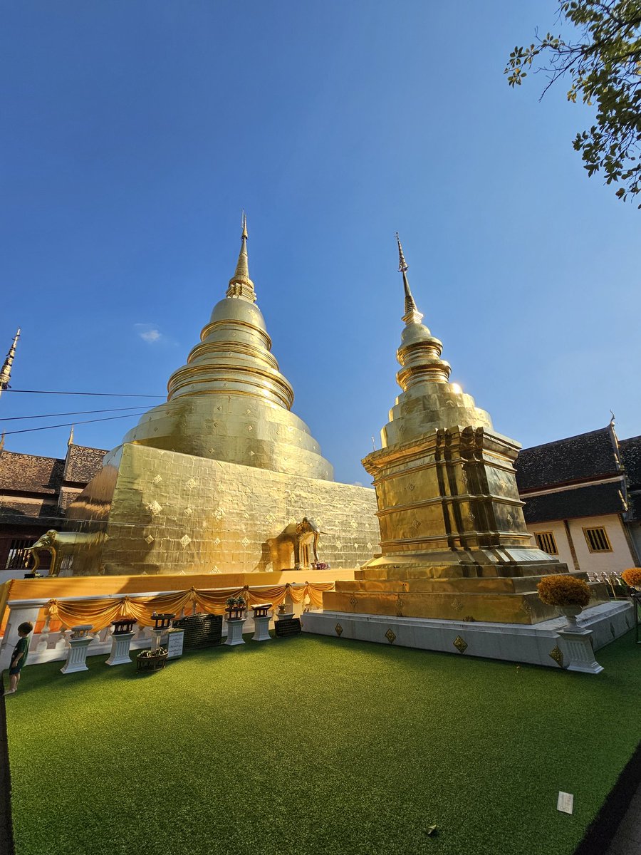 Sitzsummer's tweet photo. สักการะพระธาตุประจำปี https://t.co/lQskT4XlyU