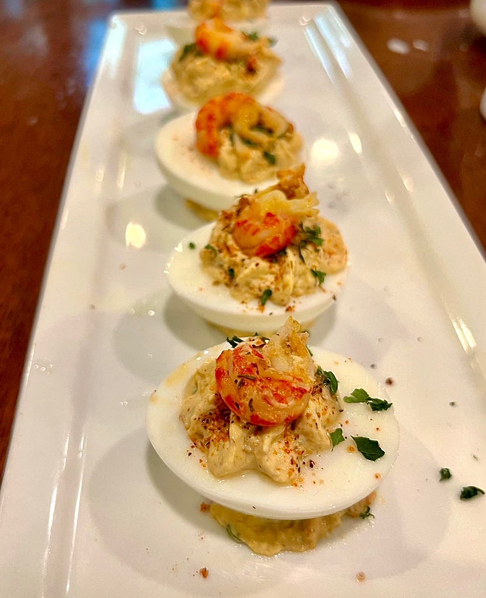 mainstcolasc's tweet photo. Give this a LIKE if you’re as EGGcited about @RestaurantSC (starts this Thursday, January 11) as we are! We can’t wait to see all the menus and where everyone is eating around #MainStColaSC. 🍽️
📸 @bonelyss_wings https://t.co/aibYuYU1HL