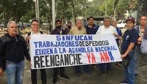 sinfucan's tweet photo. Dp @jorgepsuv Presidente d la #AsambleaNacional tenga Ud presente q somos los trabajadores del Poder Legislativo quienes hacemos realidad el trabajo legislativo, tómese la molestia de voltear su mirada a los trabajadores y siéntese con los Sindicatos y acordemos aumento salarial https://t.co/FSnlVTnSxu