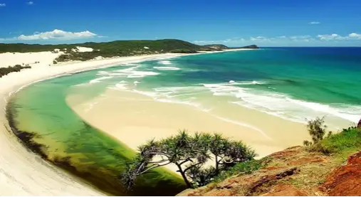 kclogo's tweet photo. The first name Traveloka wants to mention in this list must be Bai Dai Nha Trang. This place is famous for its blue beach with white sand and sea water so clear that it reflects the sky during the day, making us imagine the sky and sea merging into one. https://t.co/f8Mxz53NFY