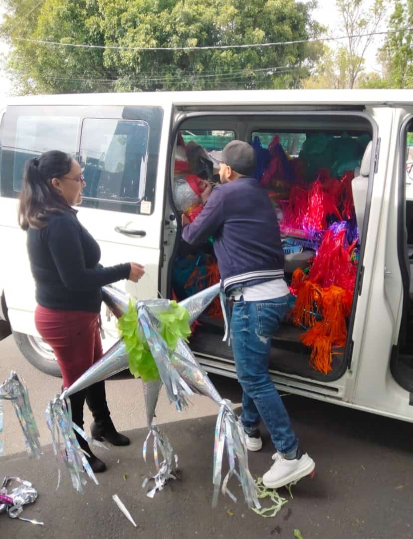 👧🧒🎲🧸🪅  Hoy realizamos la entrega de juguetes, piñatas, alimentos y dulces, a los niños y niñas del albergue Centro de Día DIF-CEDA.

Agradecemos las donaciones de comerciantes y comunidad de la Central de Abasto CDMX, su contribución es fundamental.👏🏻