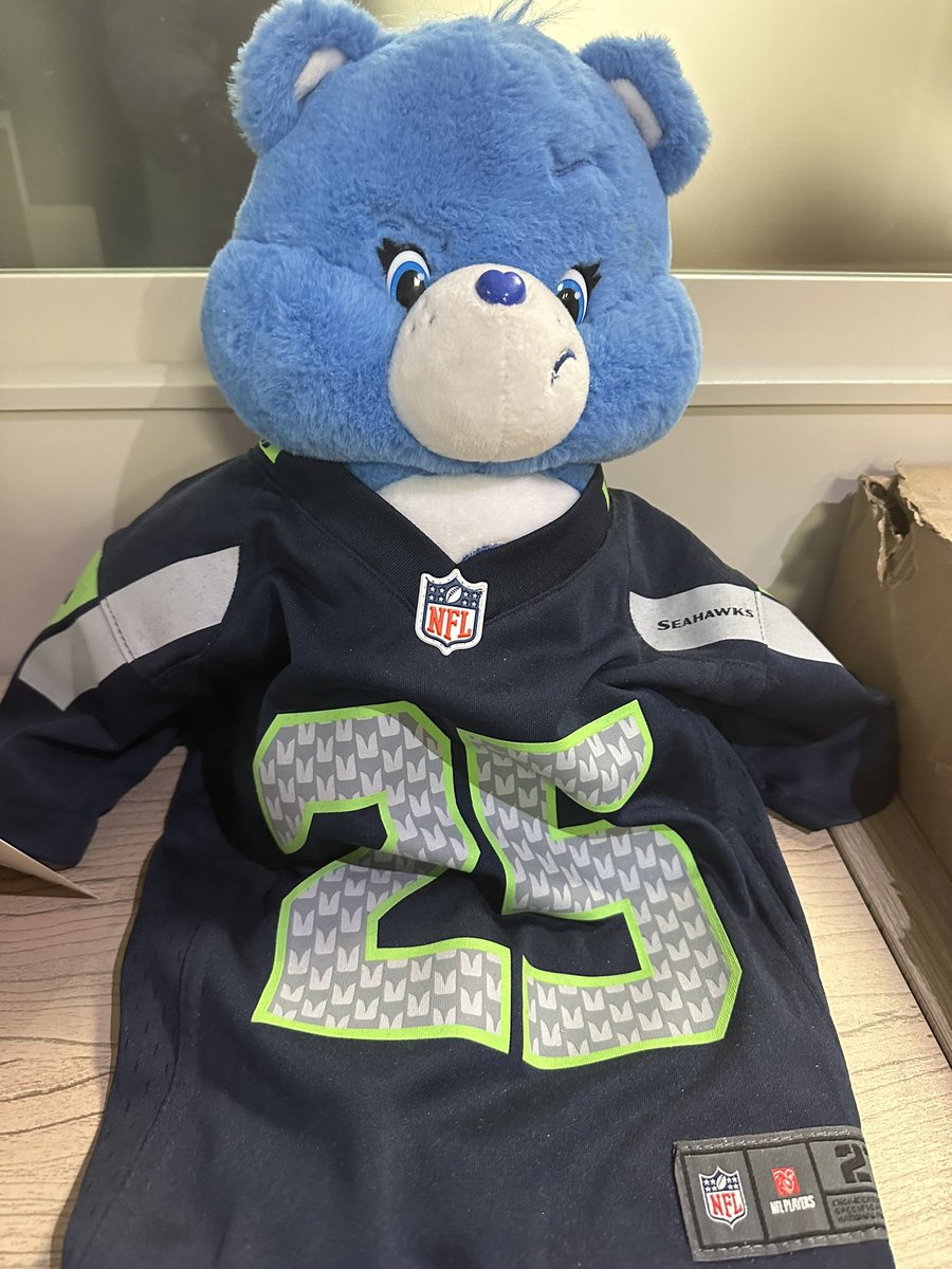 Official Fan bear of the Seahawks 2014-2024. @seahawks <a href="/bcondotta/">Bob Condotta</a> <a href="/gbellseattle/">Gregg Bell</a>