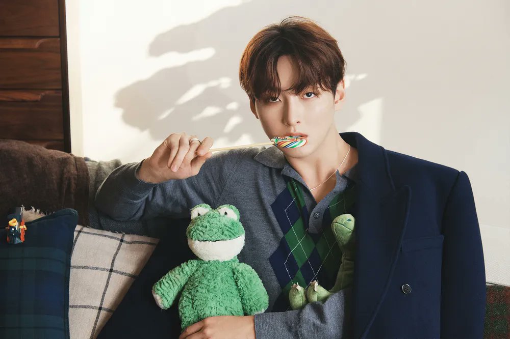 Actor #ZUHO on a new mission! 🙌 The #SF9 star #주호 has signed an exclusive contract with Haewadal Entertainment (home to actress #HAJIWON from "Secret Garden") to continue his acting career, according to local media. "We'll help him make a splash in the entertainment industry".