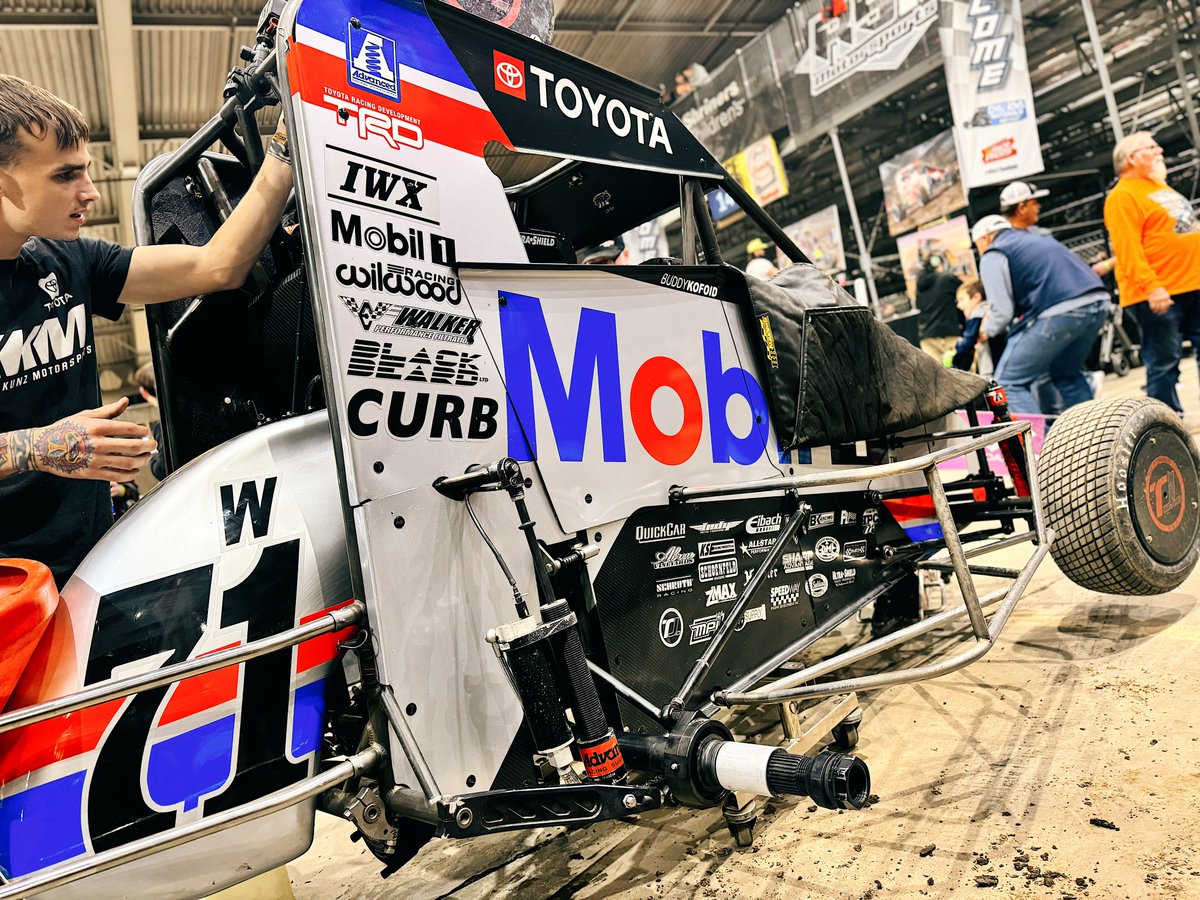 Walkapedia_'s tweet photo. .@MichaelKofoid is out for redemption after last year’s heartbreak on Tuesday.

He’s been on kill tonight in the @KKM_67, @Mobil1Racing #71W — earning the pole position as he goes for his second Chili Bowl preliminary win.

📺 https://t.co/H5rlWaQEQg https://t.co/rwmi9jy050
