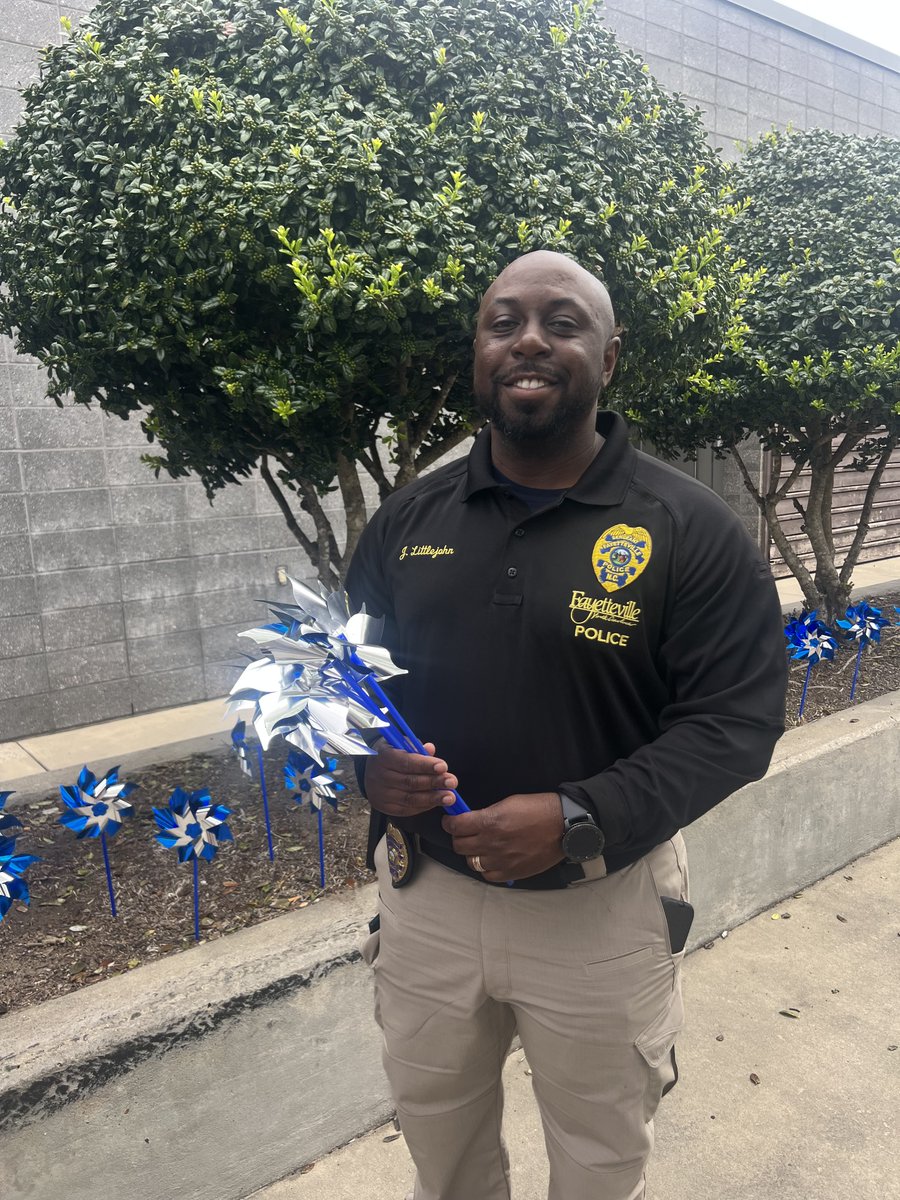 cacfaync's tweet photo. We work hand in hand with local law enforcement all over Cumberland County to address child abuse. As it's #NationalLawEnforcementAppreciationDay, we want to express our heartfelt appreciation to them for working tirelessly to protect/advocate for our children. #BeTheirVoice 💙 https://t.co/GhdBG3wvEl