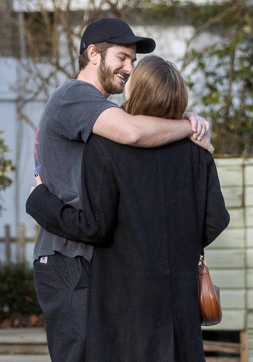 garfysource's tweet photo. Andrew Garfield and Olivia Brower 👀 https://t.co/gRfS8YvWQY