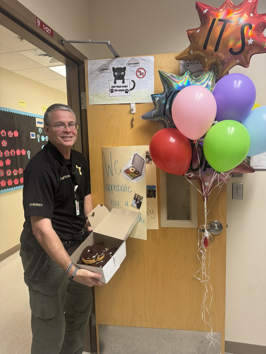 Village Oaks Elem tweet media