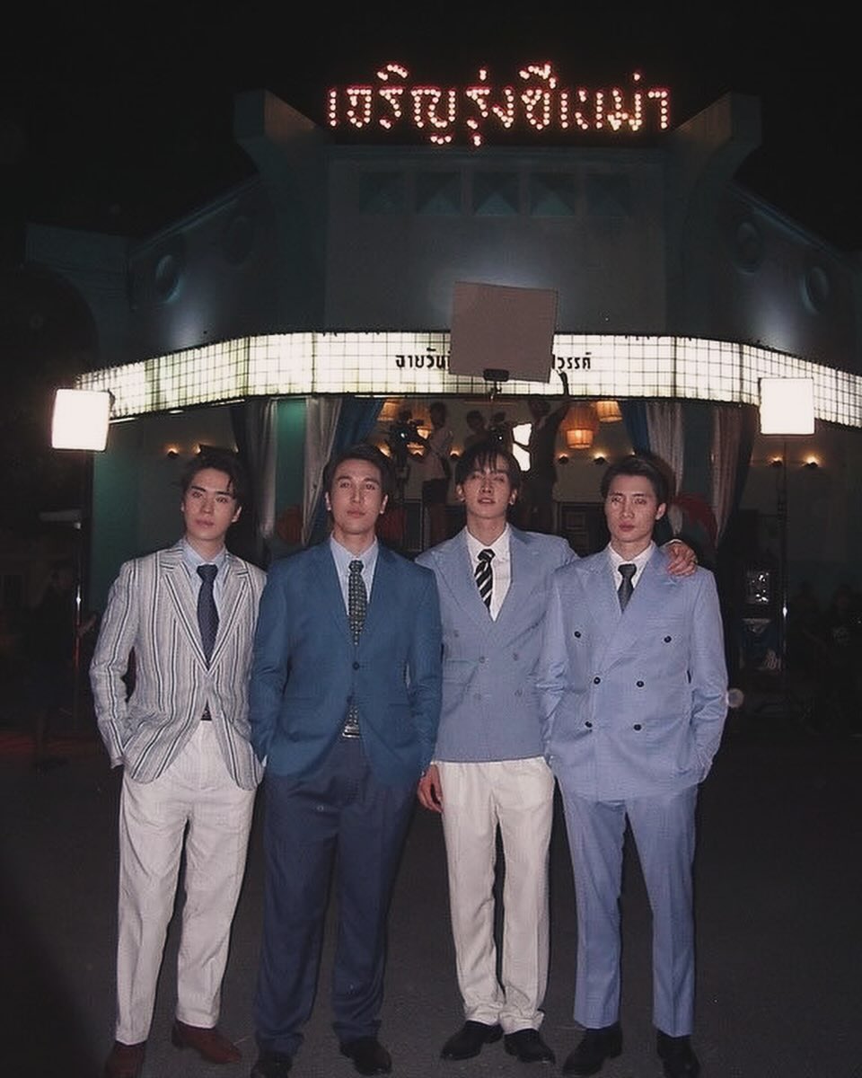 4MEANfc's tweet photo. 4 ตี๋สุดแสบแห่งตระกูล “ตรงพาณิชย์”🥰

Cr. IG sotingg.singto

#แสนรัก
#MeanPhiravich 
#MeanTro https://t.co/fzD0AXmM2a