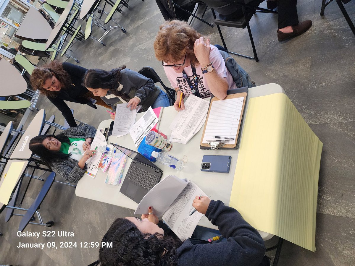 RGdiesel2011's tweet photo. L.F. Smith teachers engaged in collaborative conversations during our Math 3NW PD! ##pisdmathchat #thisislfsmith https://t.co/tisC9Tt1qj