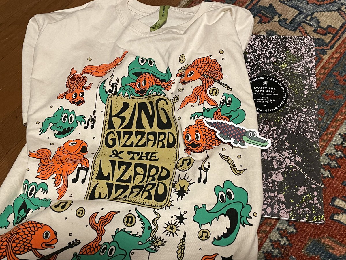 Thanks so much to <a href="/PHISHpointO/">Chris of the Elder Noobs</a> for absolutely crushing this year’s Secret Junta. Not only did he get me one of the few records I don’t already own, he then went LIVE at Red Rocks with it— and from the 2022 show I hit no less. You da man Chris! #KGLW #twibe <a href="/phishtwibe/">#Twibe</a>  🎄🐉🧙🏼‍♂️🎅🏻