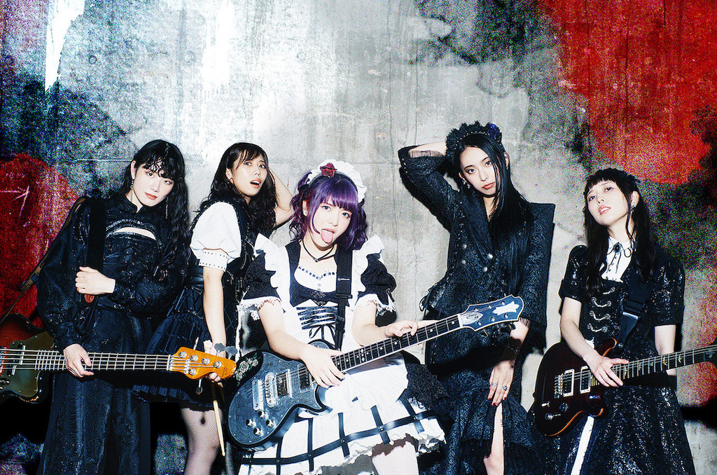 7_netshopping's tweet photo. ／
BAND-MAID
LIVE Blu-ray&amp;DVD予約開始💐
＼

結成10周年ツアーファイナルの横浜アリーナ公演を映像化📀
#bandmaid お給仕史上最長の全33曲が収録🎥

【#セブンネット限定 特典】
バンダナ

『10TH ANNIVERSARY TOUR FINAL in YOKOHAMA ARENA (Nov.26,2023)』
▶ https://t.co/sb0h2AocjO

@bandmaid https://t.co/CrFpHy03lM