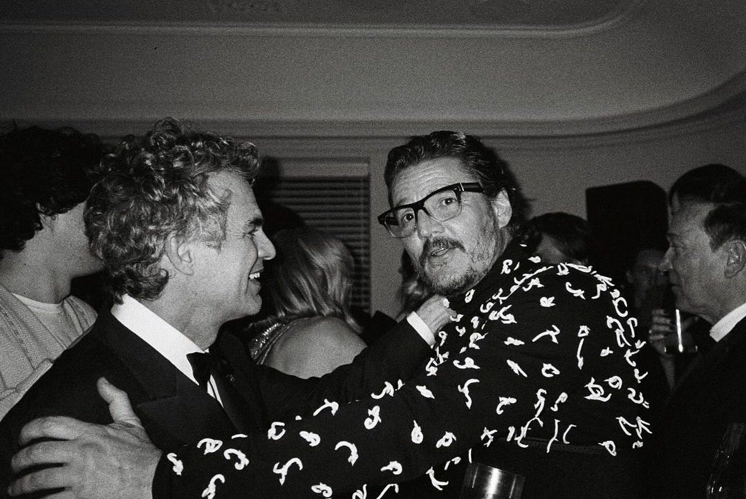 infopedropascal's tweet image. 📷 | E teve after party do #GlobosDeOro. Pedro Pascal e Mark Ruffalo, curtindo o after party