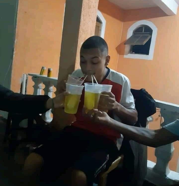 promosdetudo_'s tweet photo. "não vou beber não, tomei remédio"  

5 min depois: https://t.co/cmFOHP37UB