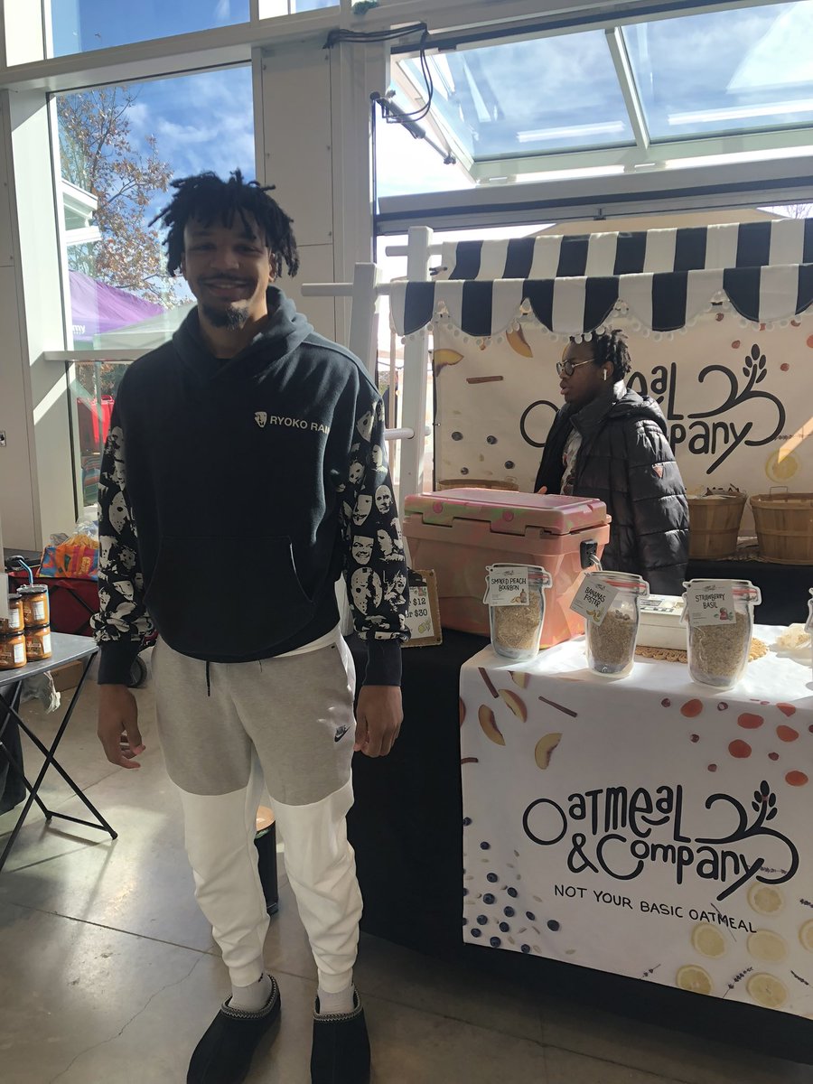 ithielsemaj's tweet photo. Had a great time at the Texas Farmers Market yesterday. They have so many great vendors to check out. For more info please visit https://t.co/5Ibx7XyrYj @TexasOneFund https://t.co/ij5zeCMHd4