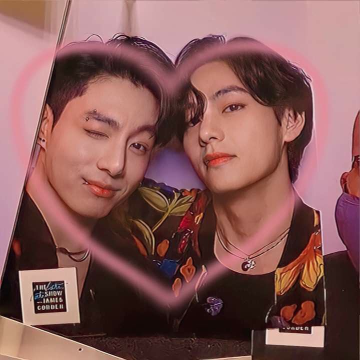vangogiie's tweet photo. ☆ indicações de fanfics taekook enemies to lovers — a thread com muito ódio e amor ☆ https://t.co/CajZQl9VX0