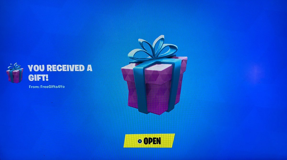 VRtheGamer's tweet photo. Thanks Fan! #BestTwitchMod
#Fortnite #Twitch #YouTube #Discord #Gifts #VRtheGamer #VR4Ever https://t.co/zr8CsbVQWm