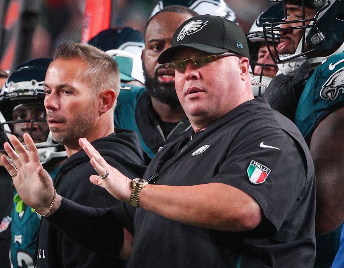 MLFootball's tweet photo. WILD: Since #Eagles head of security Dom DiSandro was banned from the team sideline the team's record is 1 &amp; 6.

😳😳😳

When Big Dom was on the sideline Philly was 10 &amp; 1

🤯 https://t.co/tzVaFvuHsL