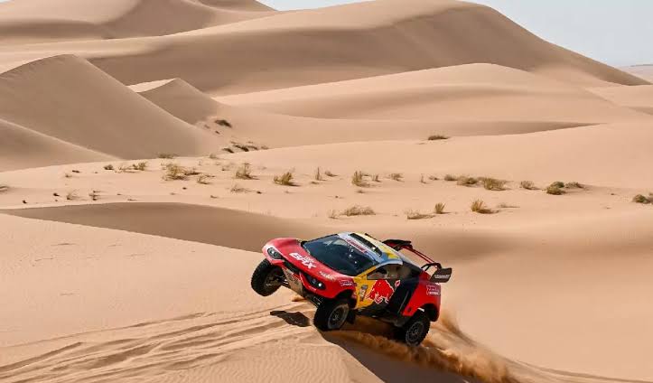 Antonio_Rosique's tweet photo. Así fueron los resultados en Coche de la Etapa 4️⃣ del #RallyDakar
1️⃣ 🇫🇷S. Loeb #BahrainRaidXtreme
2️⃣ 🇸🇦Al Rajhi #OverdriveRacing
3️⃣ 🇶🇦Al-Attiyah #Nasser
4️⃣ 🇪🇸Carlos Sainz #TeamAudi
5️⃣ 🇫🇷S. Peterhansel #TeamAudi
¿Qué opinas?
#Dakar2024 https://t.co/WcDmz8ybP1