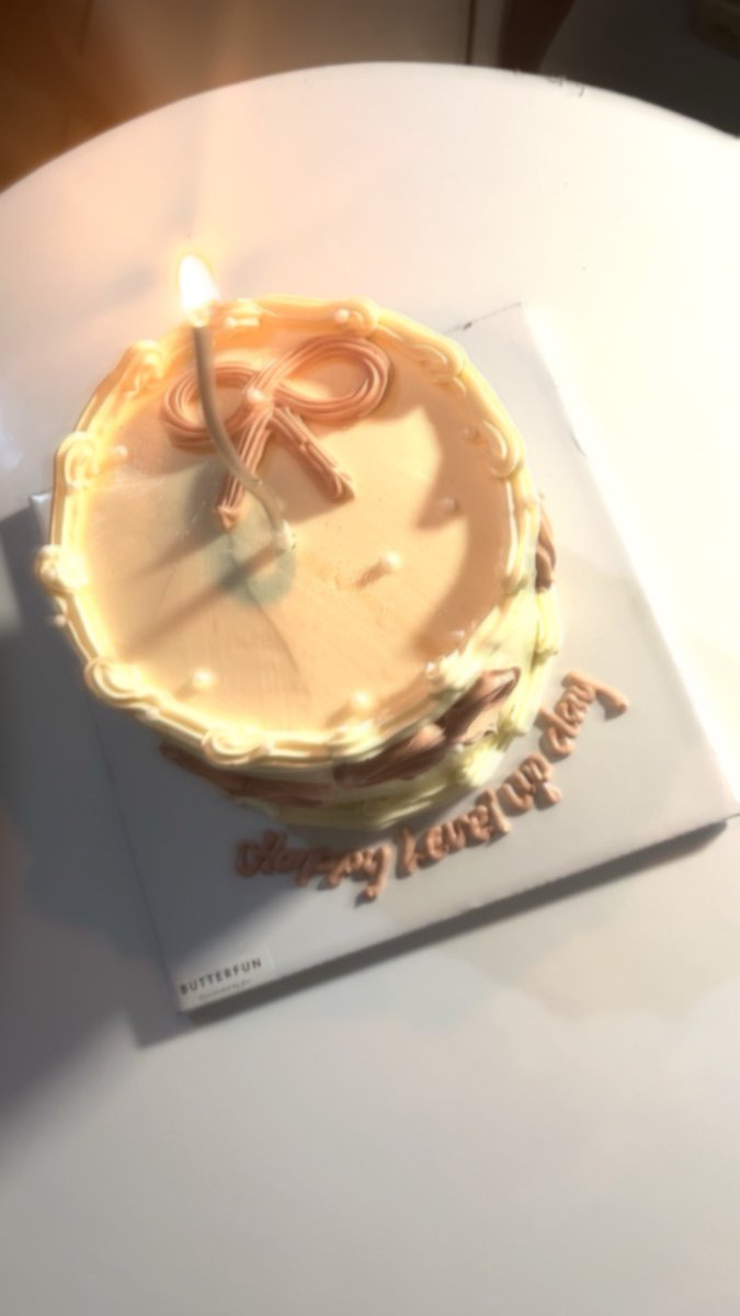 pritak's tweet photo. serta mulia, aku 🎂🎀 https://t.co/g9siLncO7b