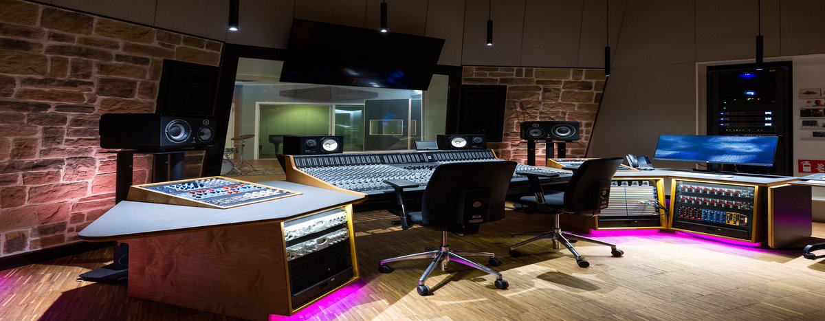 JayF1ymastering's tweet photo. Watch how I mixed and mastered a vocal 1 take track like the pro’s
(Must Watch)!!!
.
https://t.co/B9WZhPAR4x
.
#mix #audioengineer #recordingstudio #Howtomix #mixingvideos #mixingandmasteing #mixengineer #recordingstudio #audio #engineer #producer #mixedAndmastered #analoggear https://t.co/e9dM8HFOyF