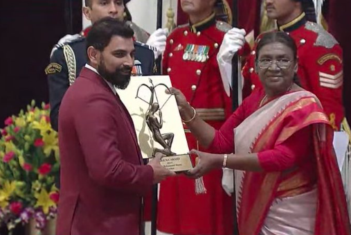 Kiran Kumar (@chkirankumar) on Twitter photo Many congratulations <a href="/MdShami11/">𝕸𝖔𝖍𝖆𝖒𝖒𝖆𝖉 𝖘𝖍𝖆𝖒𝖎</a> on this fabulous achievement. Truly deserve this great honour.
#IndianCricketTeam
#Cricket Many congratulations <a href="/MdShami11/">𝕸𝖔𝖍𝖆𝖒𝖒𝖆𝖉 𝖘𝖍𝖆𝖒𝖎</a> on this fabulous achievement. Truly deserve this great honour.
#IndianCricketTeam
#Cricket