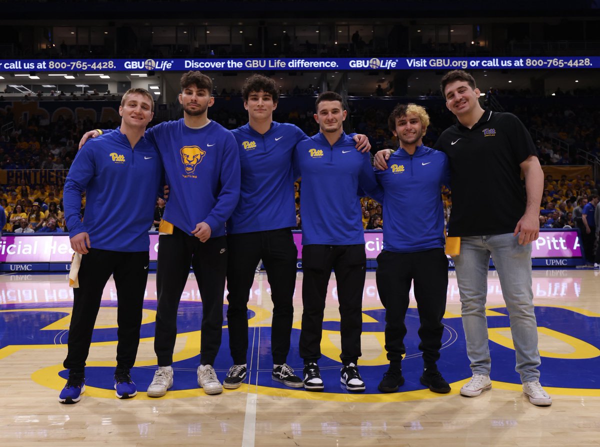 At the <a href="/Pitt_MBB/">Pitt Basketball</a> game tonight 👏

Come watch the 2023 ACC dual champs take on No. 5 Oklahoma State this Friday at the Fitzgerald Field House at 7 p.m. 

Need that <a href="/OaklandZoo/">Oakland Zoo</a> energy‼️

#H2P » #PINZBURGH