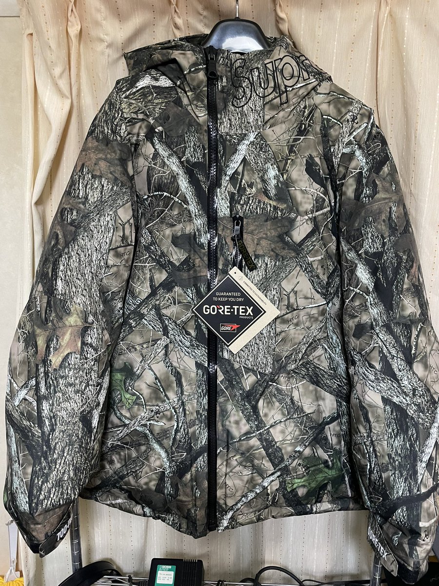 sugizou10's tweet photo. Supreme GORE-TEX 700-Fill Down Parka
#supreme #nitraid #applebum #nike #nikesb #dunksblow #dunksbyuto https://t.co/PFirHLmYFR