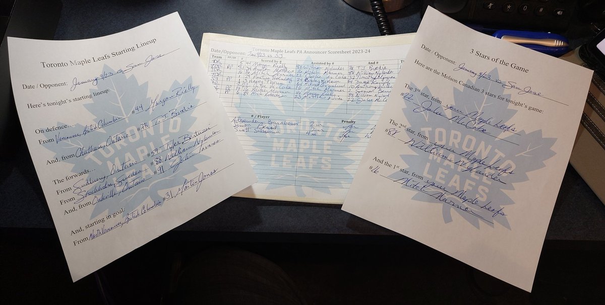 Mike Ross 🎤🥅🏒 #LeafsForever tweet media