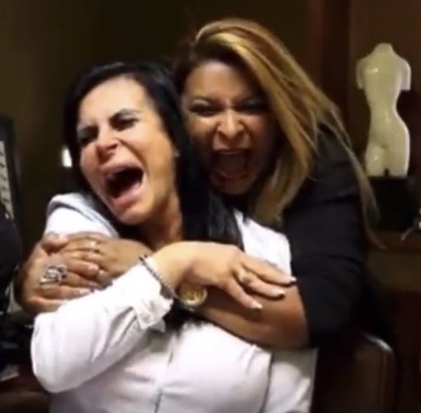 O PERCY FALANDO PRA ANNABETH NÃO FICAR ESTRANHA POR CONTA DO ABRAÇO DELES, pq isso é normal entre amigos, SENDO QUE ELA NEM TAVA DIFERENTE POR ISSO KKKKKKKKKKKKKKKKKKKKK EU SEI que era ele quem não parava de pensar nesse abraço. percy jackson vc não me engana
#PercyJackson