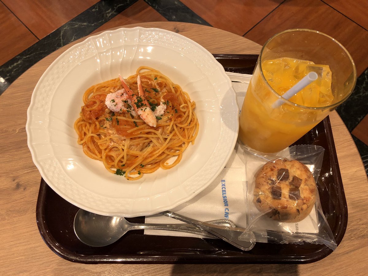 品川区の面接も何もかも大成功！！成功祝賀にパスタランチで大ご馳走やで！

My interview at Shinagawa was a massive success!! Time for a nice Crab Pasta lunch in celebration!