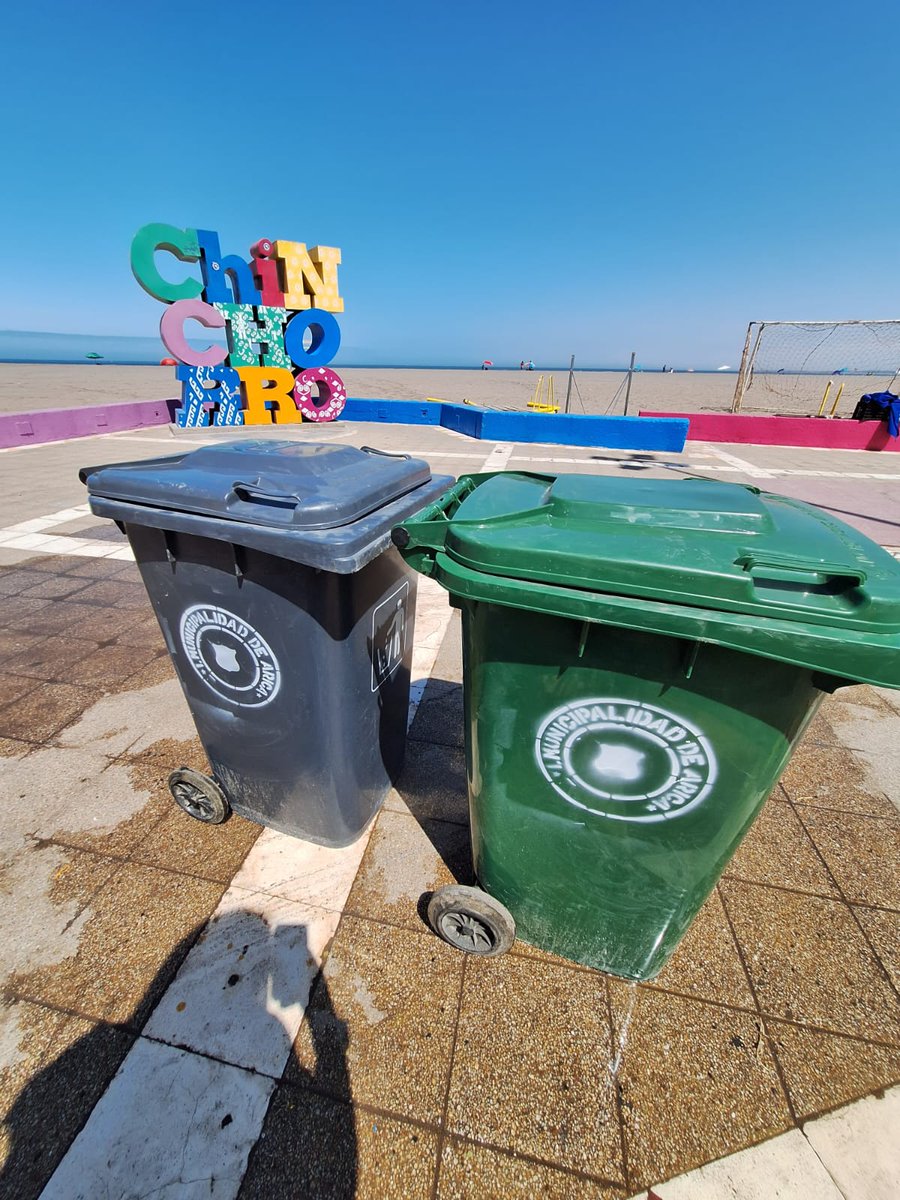 PauliKaboom's tweet photo. Hoy el dpto de Aseo de Dimao #MuniArica instalo 12 contenedores de residuos en la Playa Chinchorro y Las Machas, hacemos un llamado a la comunidad a cuidar de ellos 🚮 #VamosPorMás limpieza en nuestras playas https://t.co/dZqnIJM3DJ