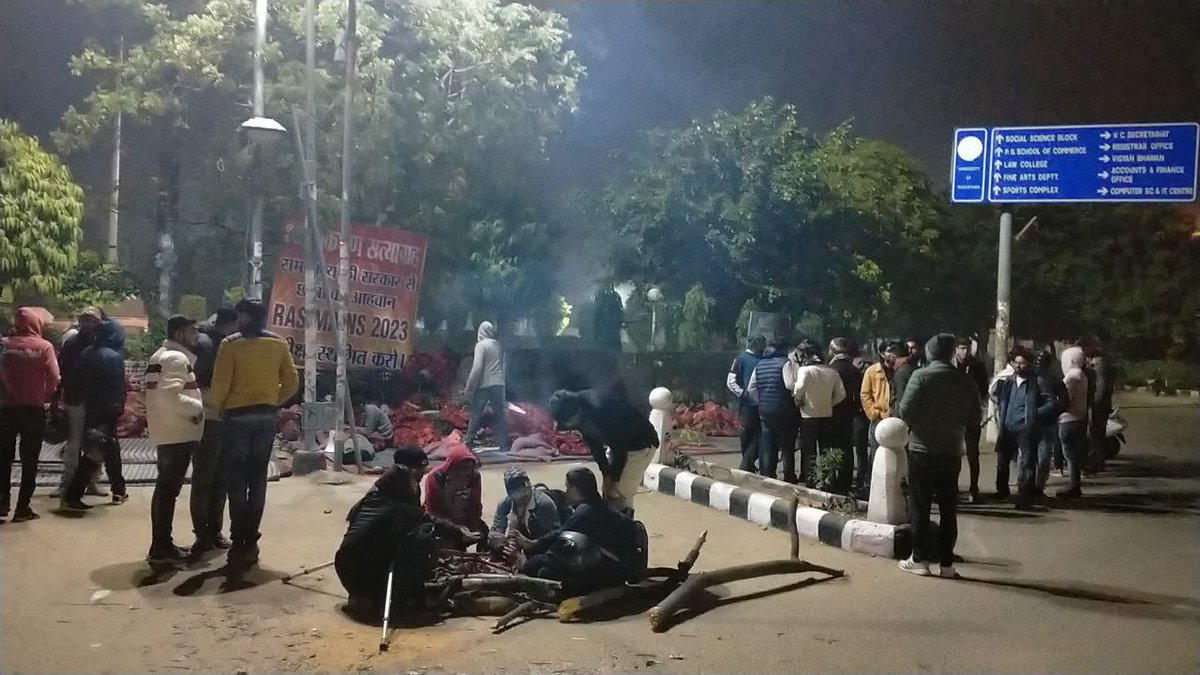 DharmveerK11023's tweet photo. अपने हक की लड़ाई में RAS अभ्यर्थी
#RAS_MAINS_आगे_करो
आखिरकार कब जागेगी राजस्थान की संवेदनशील सरकार ?
#ItHappensOnlyWithPizza
#notopoundsyestoABC #gujratmeansGrowth #विश्व_हिंदी_दिवस #10YearsOfVeeram #पेपर_लीक_भजन_सरकार_वीक #Kalki2898AD #WeStandWithArchana
#maldivesboycott #Gaza https://t.co/4QXmw8LB7B