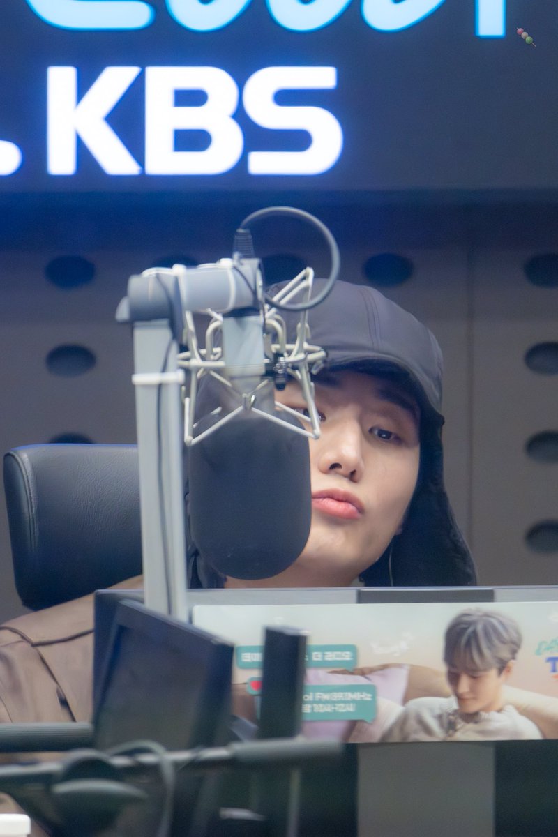 240109 #youngk #영케이
😭...