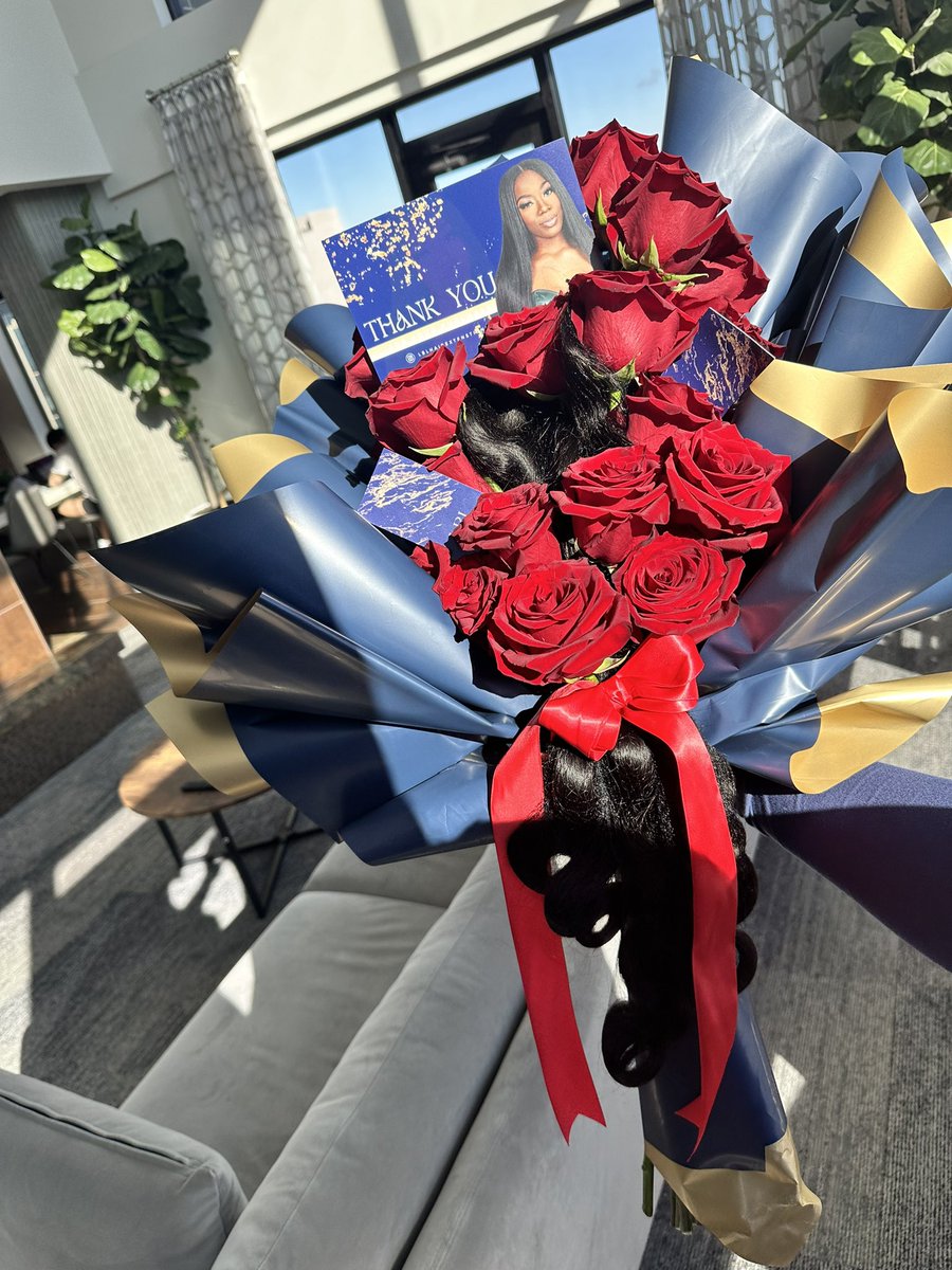 getlikelexii's tweet photo. SHOP THE VIRAL ROSE BUNDLES 😍🌹 https://t.co/SMLNV8qh9y https://t.co/6CFGMLucgJ