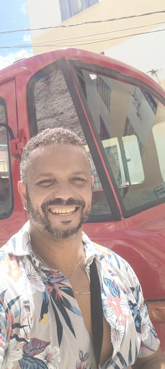 23Caminhoneiro's tweet photo. O PRETUU HOJE trabalhou em Salvador... Isso que chamo de privilégio e qualidade de vida 😁🚚🙏. Em Salvador -Ba https://t.co/y6O4DM2Onv