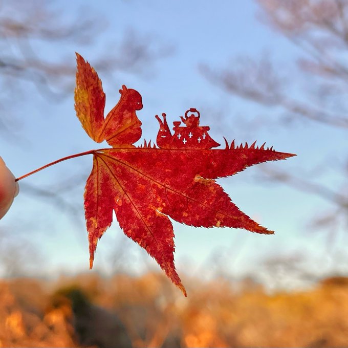 41세에 결핵으로 죽은 난 후 출간 된
카프카의 세 장편소설,
 <심판><성><아메리카>는 고독의 3부작이 맞다.
