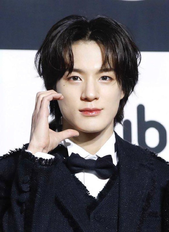 JenoFess's tweet photo. -jn HUAAAAA JENO GONDRONG CAKEP BANGET SENDER GAKUATTTT https://t.co/uzS5uiTmCK