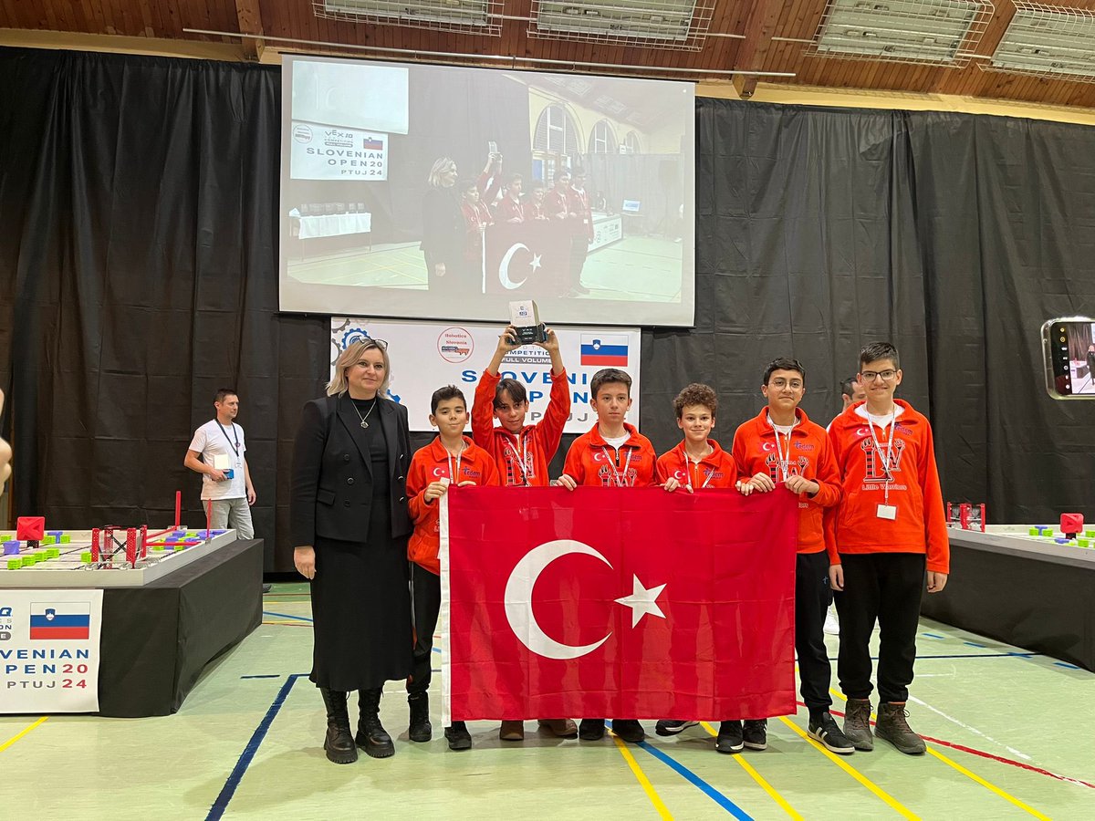 Konya TEDEM Slovenya’dan ödülle dönüyor tebrikler. 

VEX Robotics Türkiye takımlarımız bu yıl Azerbaycan, Almanya, Japonya, 3 farklı turnuvada Amerika ve Slovenya’da ülkemizi temsil etti. 

Önümüzdeki günlerde Amerika, Prag ve Andorra’da ülkemizi temsil edecekler.