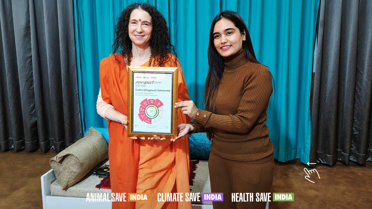 animalsaveindia's tweet photo. Sadhvi Bhagawati Saraswatiji, Co-President of Religions for Peace, received the Lifetime Achievement Award from U.S. President Joe Biden for her global impact in interfaith initiatives. Aprajita honored her at Parmarth Niketan Ashram for advocating the Plant Based Treaty. https://t.co/hkeww5S7ie