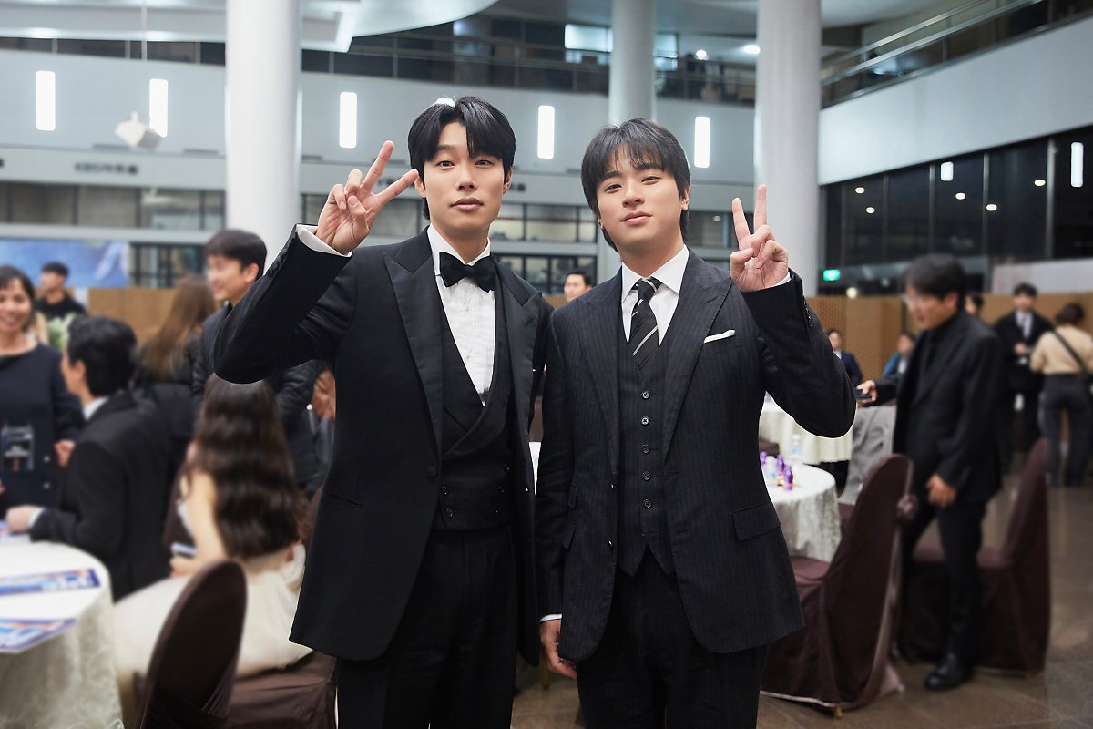 forjeongmin's tweet photo. 240110 CJes (Actor Ryu Junyeol's agency) Behind with Park Jeongmin 

🖇️ : https://t.co/MGte3dmKKn 

#ParkJeongmin #박정민 https://t.co/D9i4ENVGto